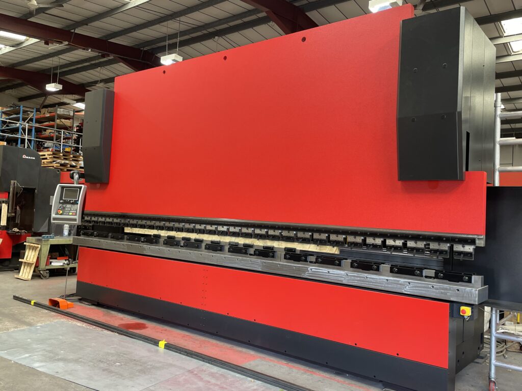 Amada HFE 220t 6m Long Stroke 8 axis Press Brake, stk 1997